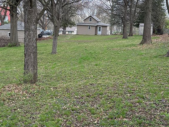 5th image of 1443 Pioneer Rd