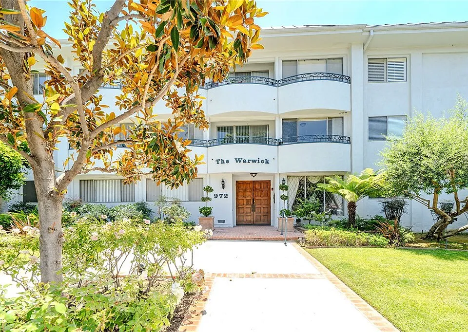 972 E California Blvd #202