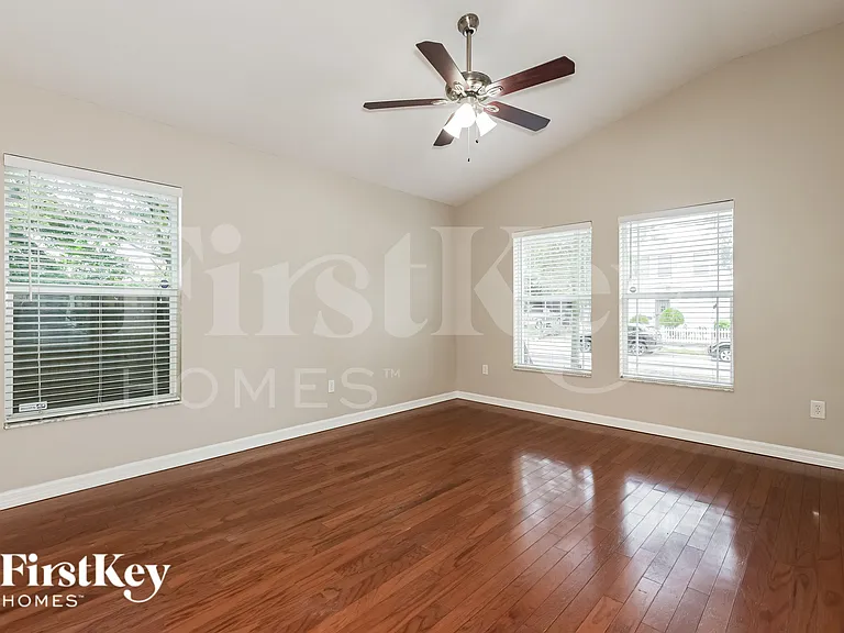 1736 W Pine St — Photo 3