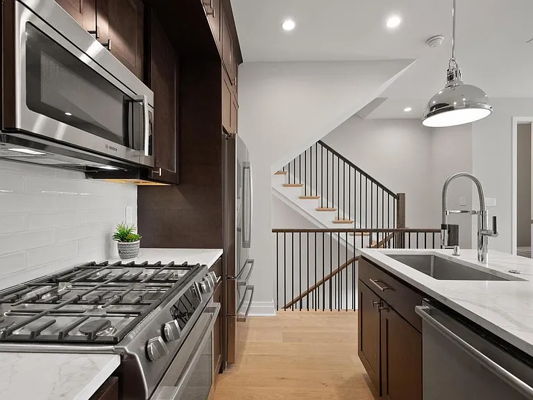 431 Quincy St NW #1 — Photo 9