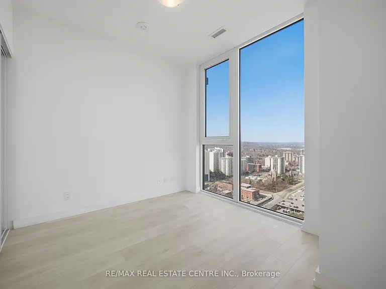 75 James St S #3015 — Photo 31