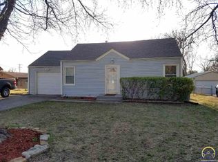 2118 SW Moundview Dr, Topeka, KS 66614