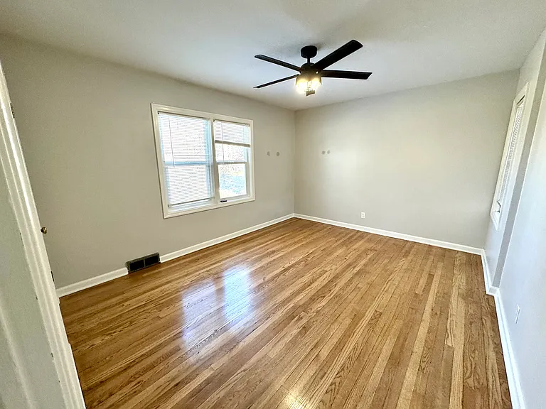 167 W 500 N — Photo 2