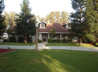 7527 N Madsen Ave, Clovis, CA 93619