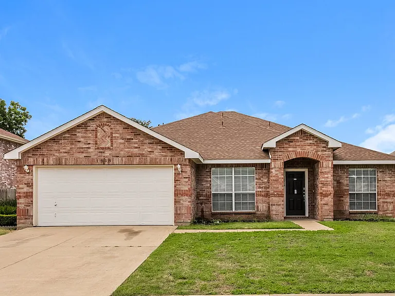 1016 Winding Creek Dr — Photo 1