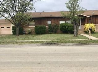615 N Harvey St, Breckenridge, TX 76424