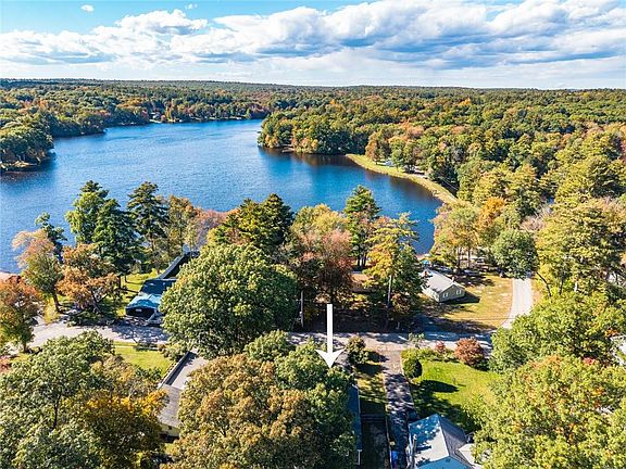 2nd image of 6 Lake View Cir