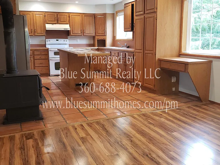 4848 Sleater Kinney Rd NE — Photo 3