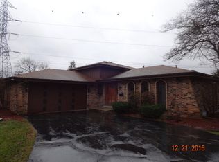 3547 S Manor Dr, Lansing, IL
