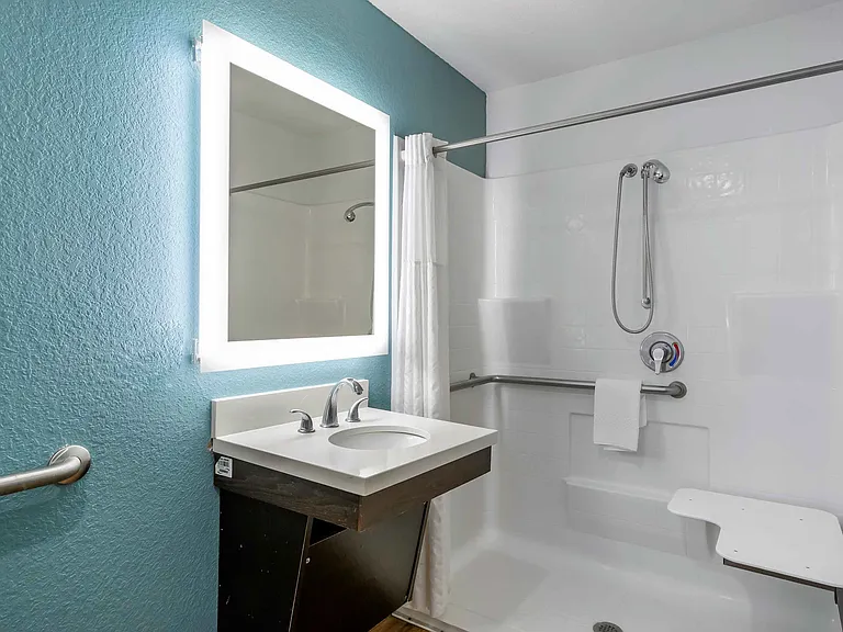 Studio Suite - 1 Queen Bed