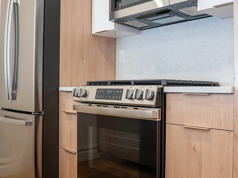 608 Van Buren St #1 — Photo 4