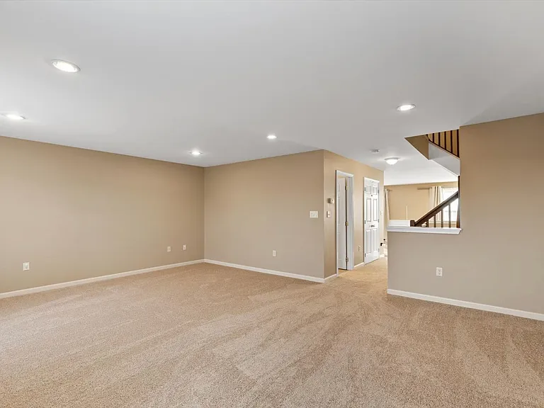 233 Thrush Dr — Photo 18