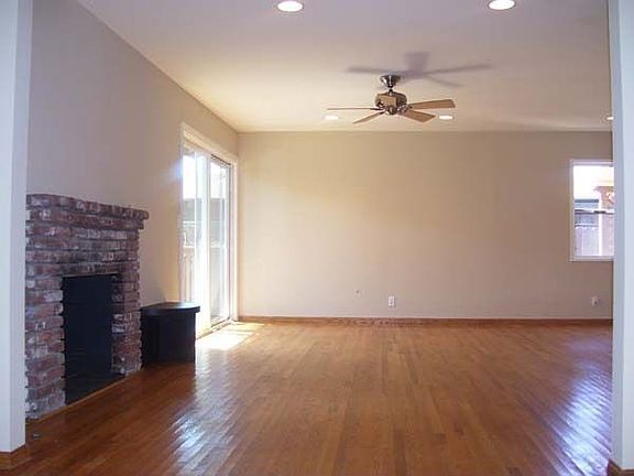 3rd image of 1778 Crestmont Pl