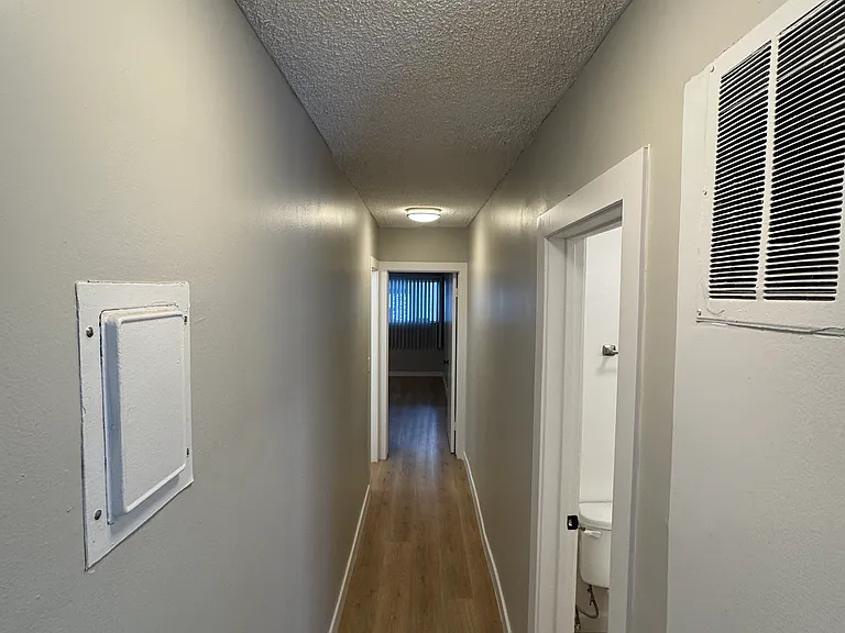 5333 Russell — Photo 21