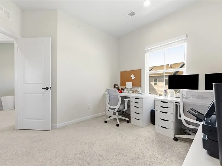 7402 Chestnut Way — Photo 31