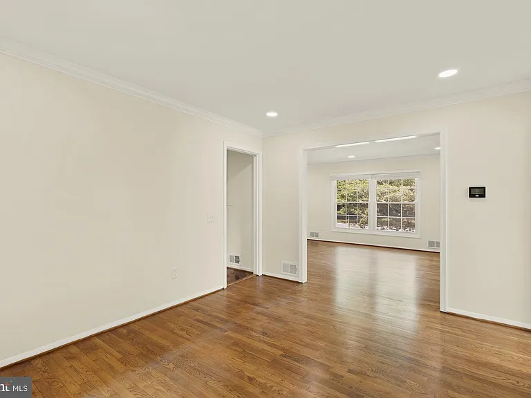 8416 Fox Run — Photo 12