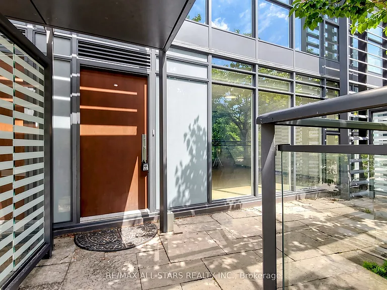 110 Fort York Blvd #G08 — Photo 4