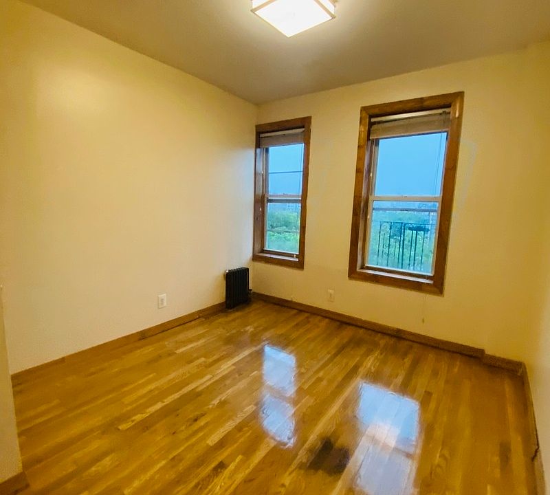 2nd image of 329 S 4th St #4D
