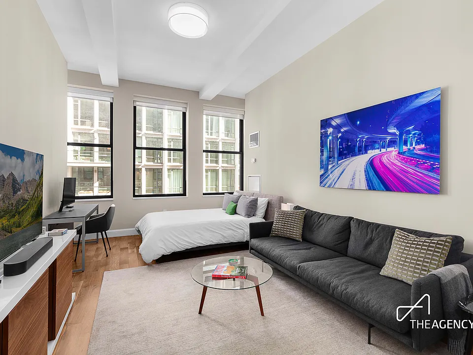 140 W 22nd St #6B