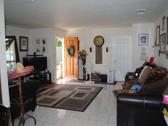 3rd image of 1931 E Linwood Ave