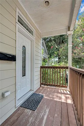 3 bed, 3.0 bath, 2112 sqft, $3,400 — Photo 4