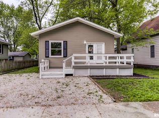 209 W Brown Ave, Stonington, IL 62567