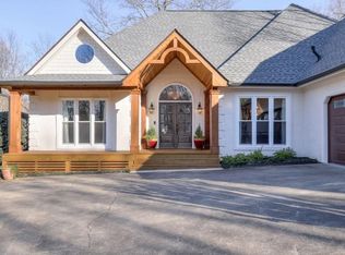 390 Clubfield Dr, Roswell, GA 30075