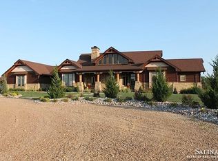 3180 Quail Creek Pl, Salina, KS 67401