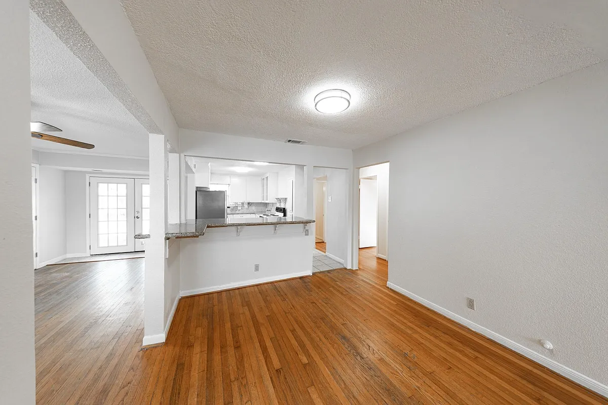 Building Photo - 4710 Glenmont St