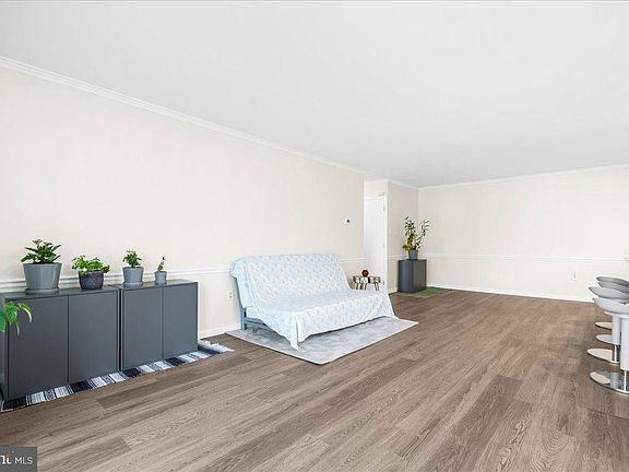 5th image of 1637 Oakwood Dr APT S405