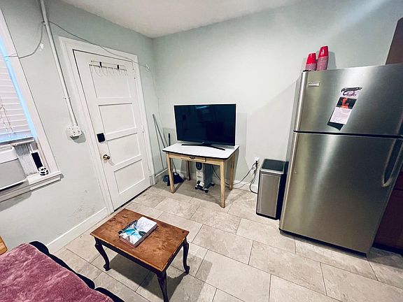 2nd image of 4415 Saint Johns Ave Floor 4413