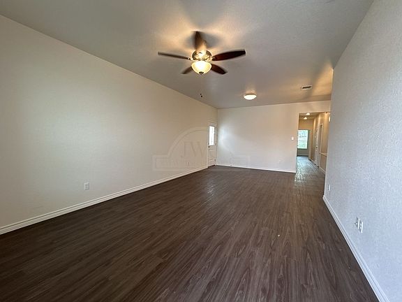 2nd image of 5112 Rose Garden Loop