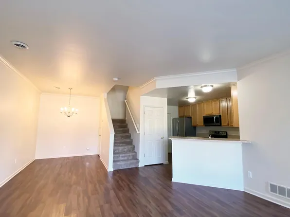 2080 Cloverly Ln, Ann Arbor, MI 48108