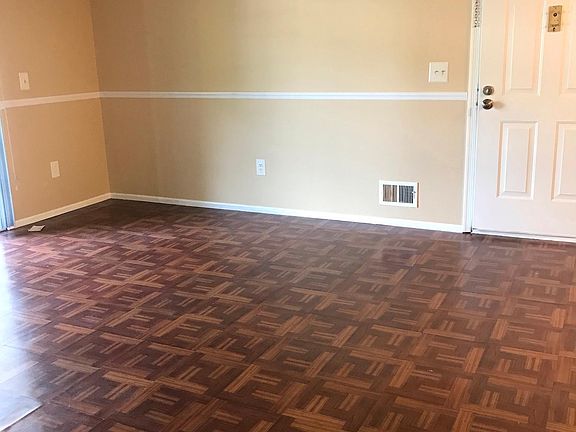 3rd image of 41 Sussex Pl #607
