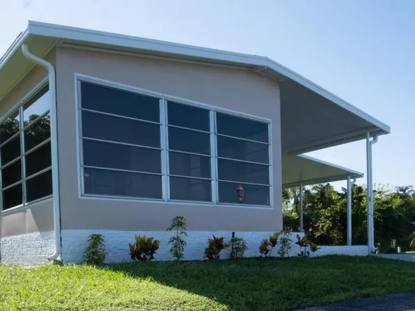 202 Foxwood Ln, Naples, FL 34112