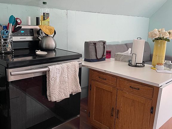 Range and Kitchen Island