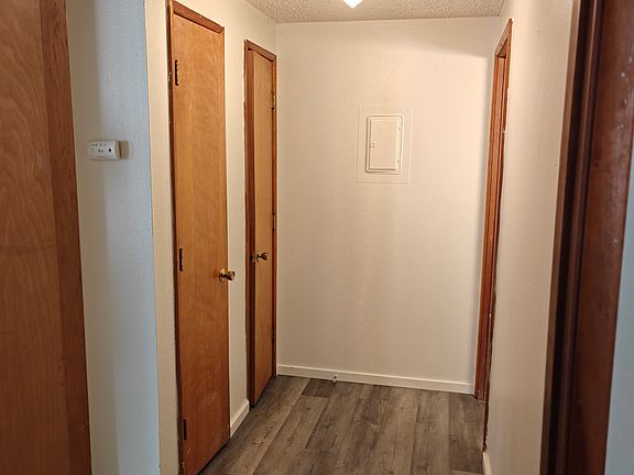 Hallway with 2 closets
