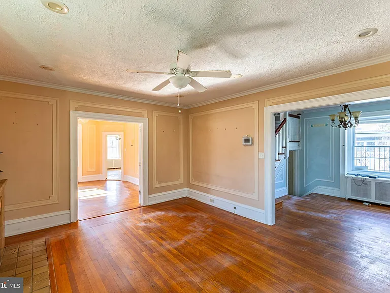 2216 Georges Ln — Photo 11
