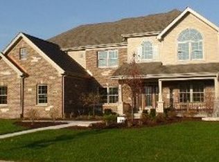20018 Oakwood Dr, Mokena, IL 60448