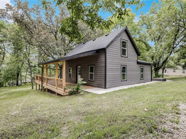 303 W 3rd St, Freeman, MO 64746