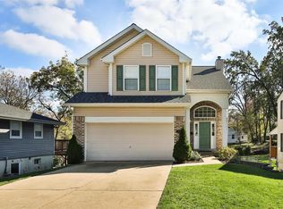 932 Leawood Dr, Saint Louis, MO 63126