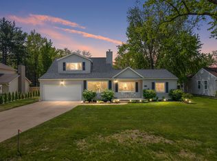 10211 Elizabeth Lake Rd, White Lake, MI 48386