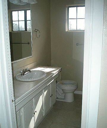 3rd image of 555 Clemmons St