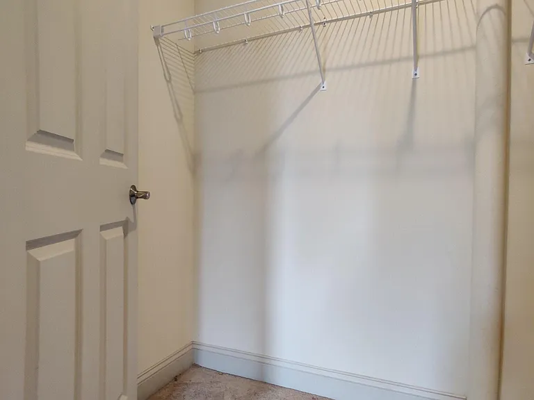 191 College St #206 — Photo 9