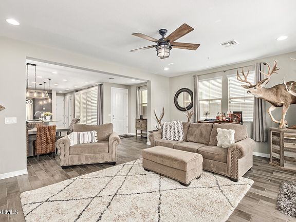 3rd image of 2341 W Gloria Ln
