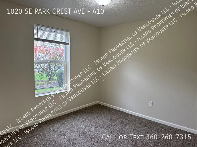 1020 SE Park Crest Ave #A10 — Photo 2