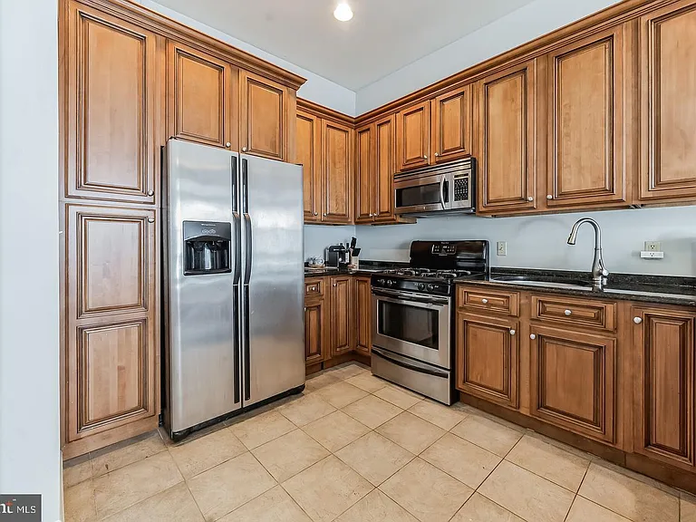 128 South St #2R — Photo 5