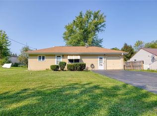 6678 Putnam Dr, Derby, NY 14047