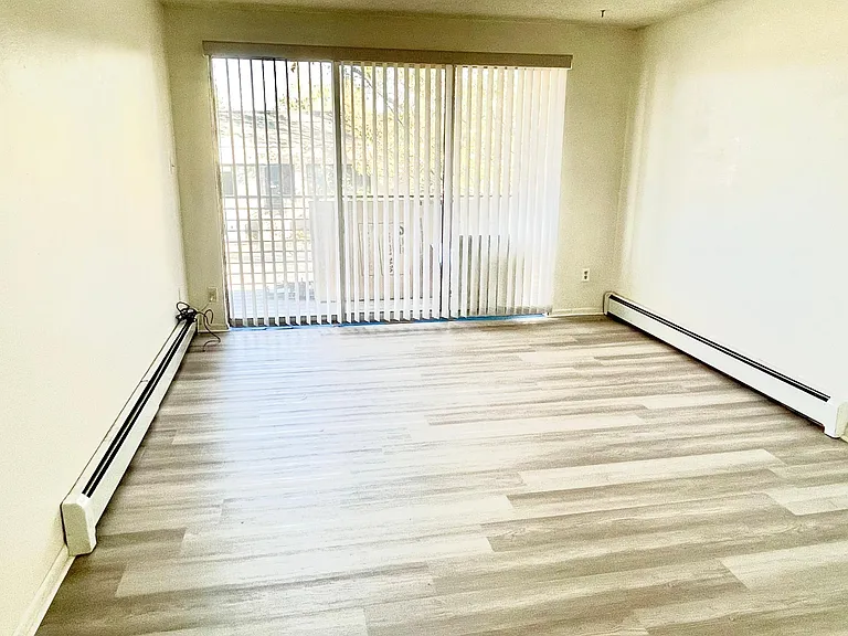 Livingroom .... new vinyl flooring