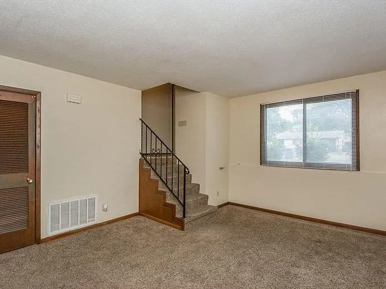 LivingRoom3